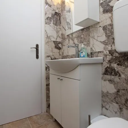 Apartment Belsa *